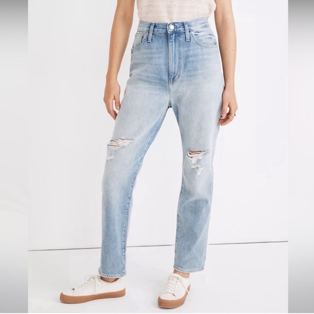 Madewell The Mom Jean in Distressed Gilford Wash
